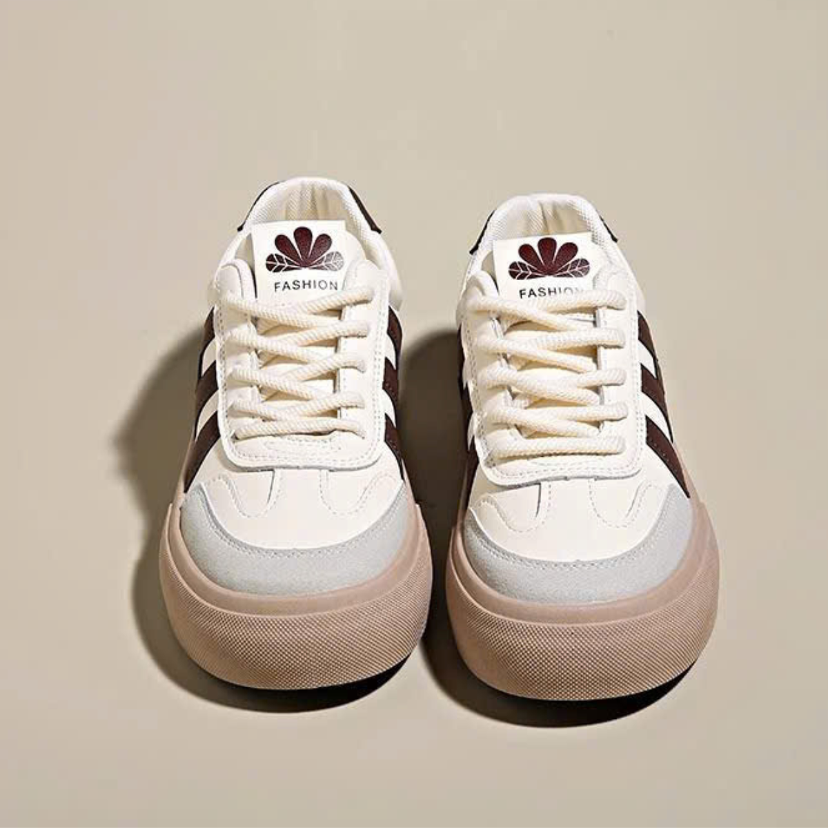 Giày thể thao nữ chữ HI