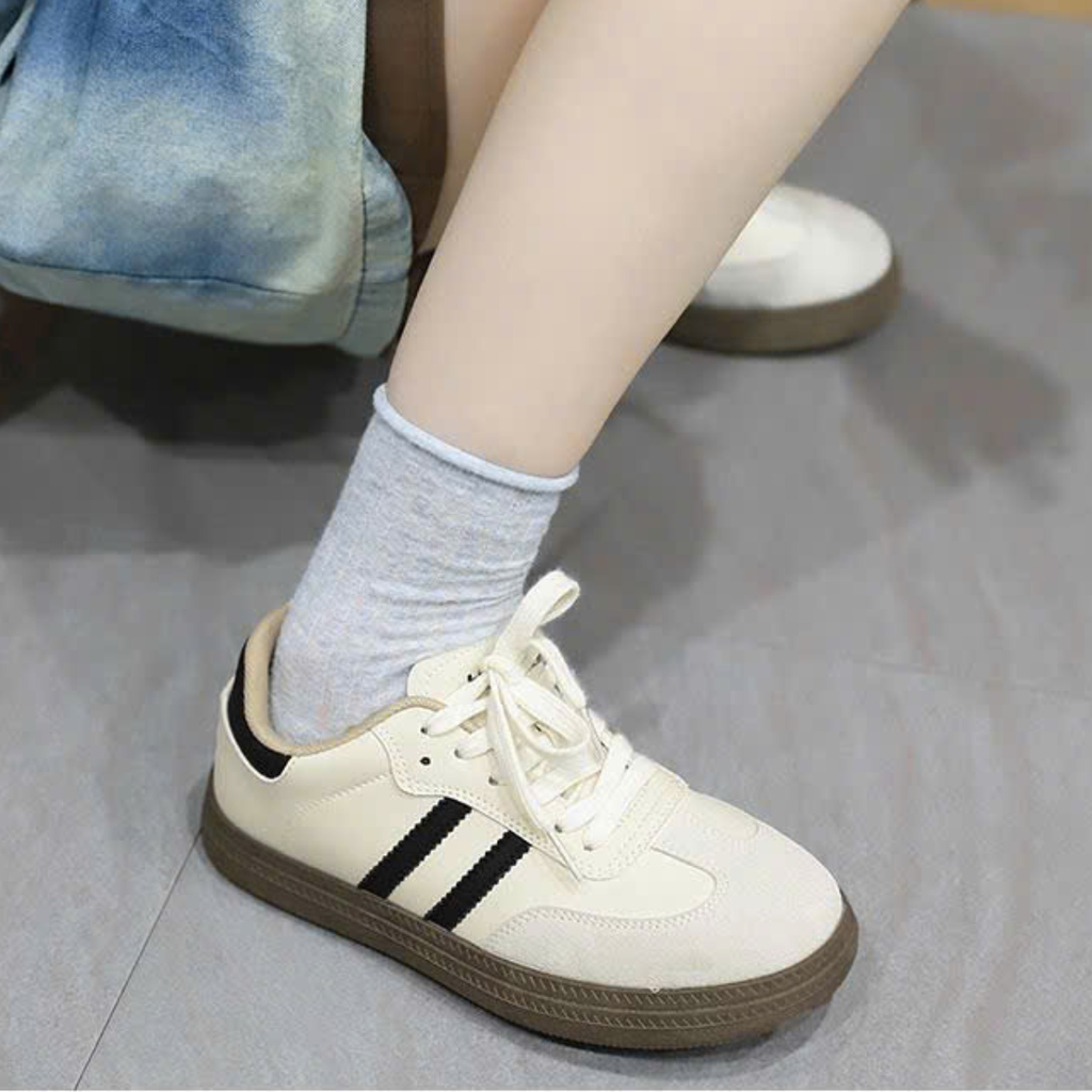 Giày Sneaker Trắng Đế Gum Phong Cách Retro