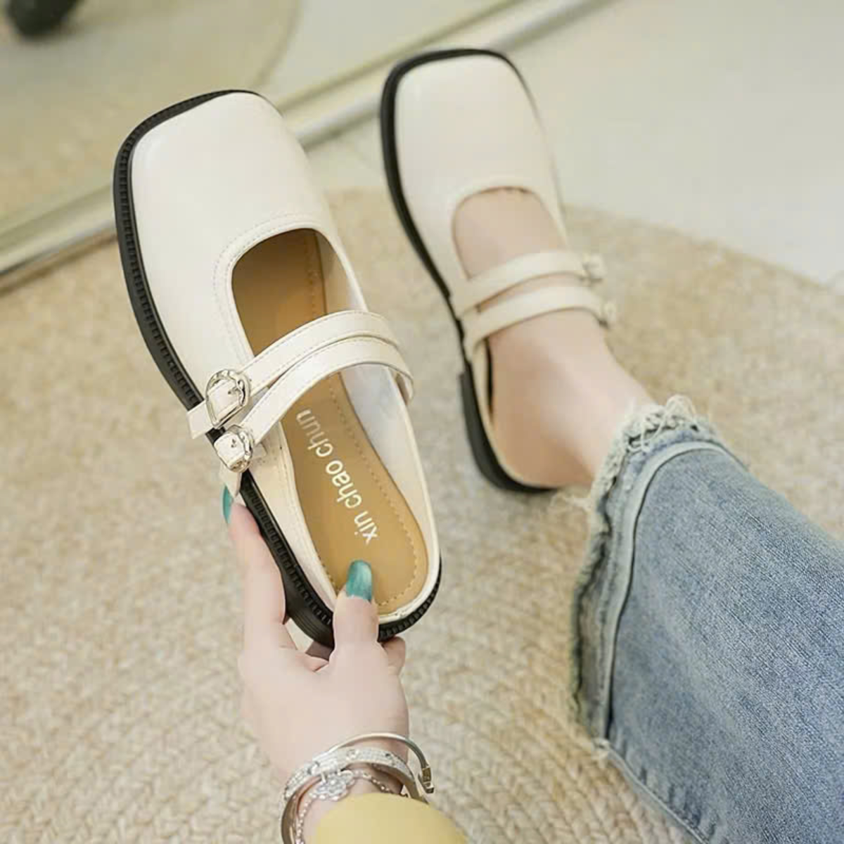 Giày Sục Nữ Quai Khóa Form Mary Jane