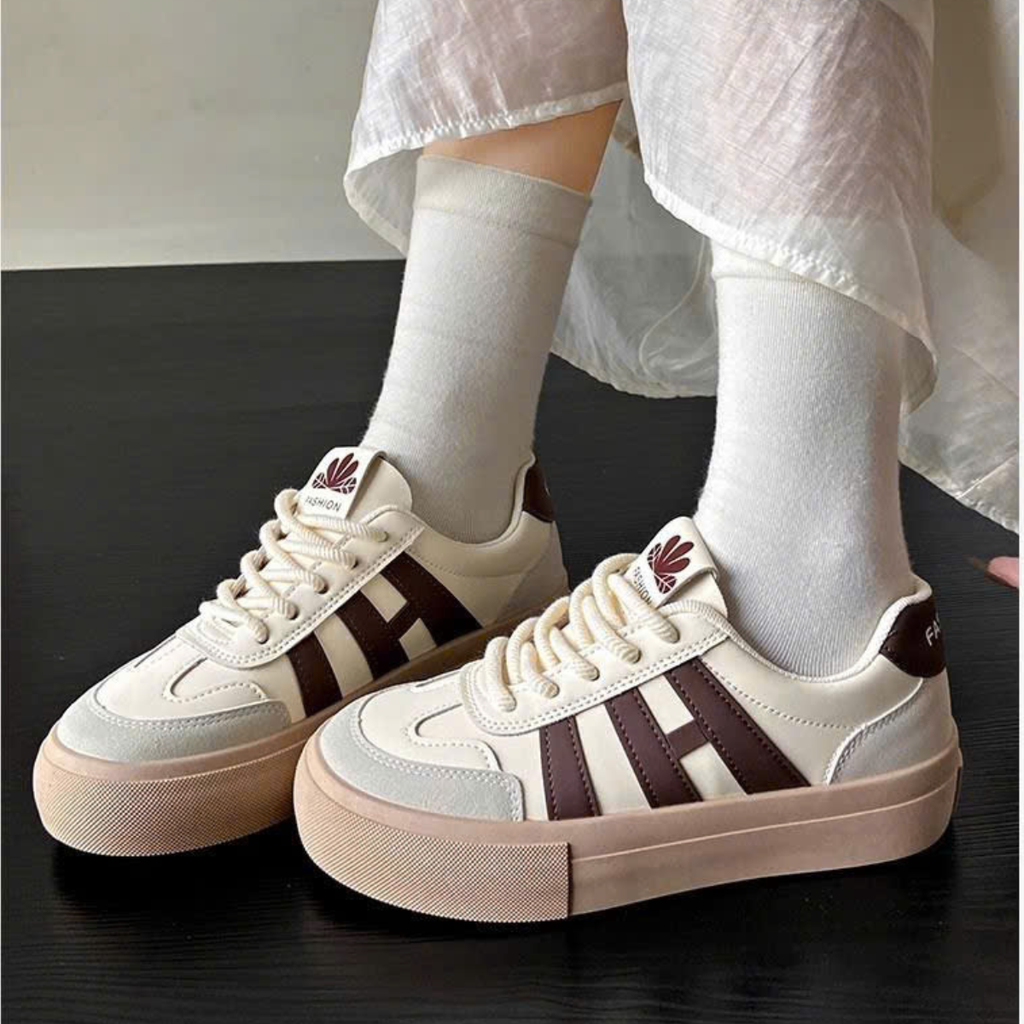 Giày thể thao nữ chữ HI